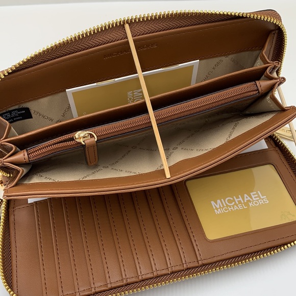 MICHAEL KORS MERCER MEDIUM TOP ZIP BELTED SATCHEL & LARGE CONTINENTAL WALLET - Picture 14 of 16